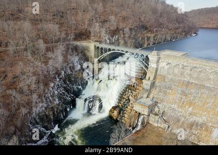 Croton Gorge Park am Fuß des New Croton Dam in Westchester, New York Stockfoto