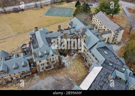 Außenansicht der verlassenen Bennett School for Girls in New York Stockfoto