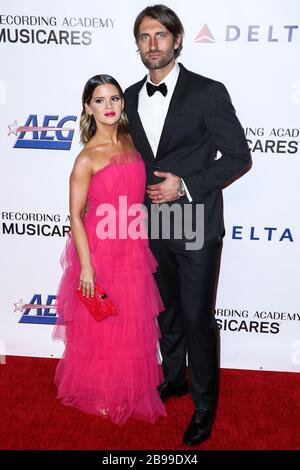 Los Angeles, Vereinigte Staaten. März 2020. (AKTE) Maren Morris Welcomes First Baby mit Ehemann Ryan Hurd. Die 29-jährige "Bones"-Sängerin begrüßte am Montag, 23. März 2020, ihr erstes Kind mit Ehemann Ryan Hurd. LOS ANGELES, KALIFORNIEN, USA - 8. FEBRUAR: Sänger Maren Morris und Ehemann Ryan Hurd kommen zur Person MusiCares des Jahres 2019, die Dolly Parton ehrt, die am 8. Februar 2019 im Los Angeles Convention Center in Los Angeles, Kalifornien, Vereinigte Staaten abgehalten wird. (Foto von Xavier Collin/Image Press Agency) Credit: Image Press Agency/Alamy Live News Stockfoto