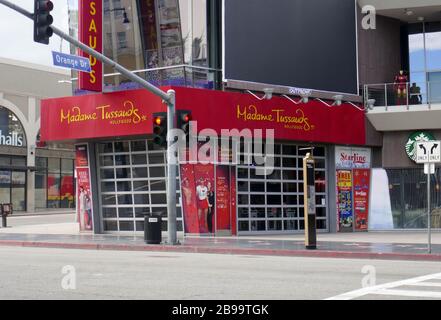 Hollywood, Kalifornien, USA 23. März 2020 EINE allgemeine Ansicht der Atmosphäre von Madame Tussauds schloss auf Hollywood Blvd und leeren Straßen wegen des Ausbruchs von Coronavirus und Menschen, die soziale Distanzierung praktizieren, am 23. März 2020 in Hollywood, Kalifornien, USA. Foto von Barry King/Alamy Live News Stockfoto