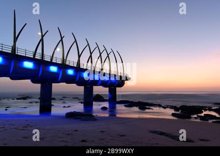 Durban, Kwa Zulu-Natal, Südafrika, Landschaft, Sonnenaufgang, berühmter Whale Bone Jetty, Umhlanga Rocks Beach, afrikanische Landschaften, Reiseziel Stockfoto