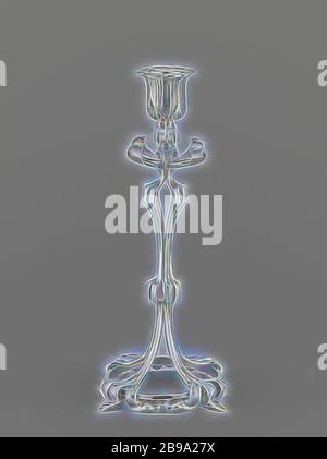 Leuchter, von Ranken gebaut, Fackeln, fast identisch. Stammzellen, die aus vier Serie von drei Ranken, die elegant um die offene Fuß Ring an der Unterseite und fungieren als Füße curl. Gerade über dem Fuß Ring, die Ranken merge in Gruppen von zwei in einem nodus, dass die Hälfte der Höhe des Stammes zu trennen. Dieses Schema wird in einer zweiten größeren nodus, die unterhalb der Kofferraum wird wiederholt. Aus diesem die Zweige öffnen wie Curling Blüten, aus denen die Kerzenhalter steigt wie ein Tulpenförmiges Kelch., Koninklijke Utrechtsche Fabriek van Zilverwerken van C.J. Begeer, Utr Stockfoto