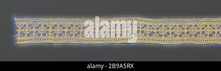 Streifen der Nadelspitzen mit kleinen, dichten und große offene Kreise, Streifen von natürlichen Farben Nadel lace-reticella - Nähen zwischen Kanten öffnen: Arbeiten mit herausgezogenen Fäden. Die Wiederholung und symmetrische Muster besteht aus einer Reihe von Plätzen, die sich aus vier kleine Quadrate vorgenommen werden. Alle großen Quadrat überschritten ist, an jedem Schnittpunkt abwechselnd einen kleinen und einen großen offenen gearbeitet Kreis. Die Hälfte Kreise entlang der Kanten. Der Ober- und Unterseite des Streifens sind gerade fertig mit offenen Diamanten (Arbeit mit zog Drähte), anonyme, Unbekannt, C. 1900 - C. 1949, Baumwolle (Textil), l 91 cm × w 6 cm Stockfoto