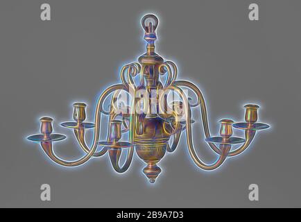 Kerzenkrone mit sechs Armen, das Objekt besteht aus einem runden schmiedeeisernen Stab, einem hängenden Ring mit einem schmiedeeisernen Auge, einem Splint aus Kupferplatte und den folgenden gegossenen und bearbeiteten Teilen aus gelbem Kupfer auf der Drehmaschine: Der Stiel mit dem Standring, die Kugel, der Knopf., De profilerde knop eindigt in een klein knopje en is bevestigd aan de stang met bovenaan het oog voor de splitpen., anonymous, Amsterdam, 1795 - 1800, Messing (Legierung), Eisen (Metall), Schmieden, H 38 cm, neu gestaltet von Gibon, Design von warmen fröhlich glühen von Helligkeit und Lichtstrahlen Ausstrahlung. Klassische Kunst neu erfunden mit Stockfoto