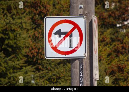 Kein Schild links abbiegen Stockfoto