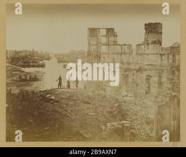 Docks de la Villette. Incendie des docks de la Villette Pendant la Commune de Paris en 1871. Le Bassin de la villette. Paris (XIXème arr.). Photographie anonyme. Paris, musée Carnavalet. Stockfoto