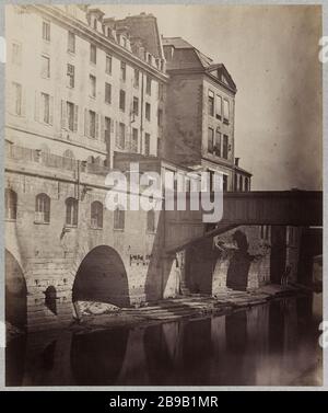 Das ehemalige Hotel Dieu and Dodgers, 4. Bezirk, Paris. Krankenhaus L'ancien Hôtel-Dieu et les cagnards. Paris (IVème arr.). Photographie de Pierre Emonds (1831-1912). Papieralbuminé. 1851-1900. Paris, musée Carnavalet. Stockfoto