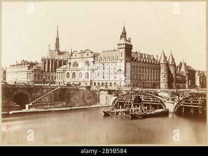 Pont au Change in Reconstruction, 1. Pariser Bezirk. "Le Pont-au-change en reconstruction, Paris (Ier arr.)". Photographie de Pierre Emonts (1831-1912). Papieralbuminé. Entre 1855-1865. Paris, musée Carnavalet. Stockfoto