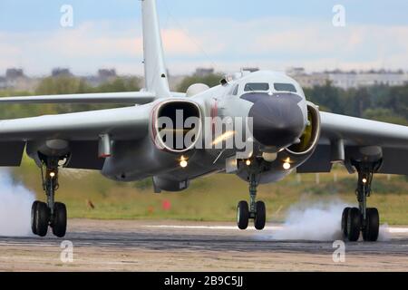 H-6K strategischer Bomber der chinesischen Volksbefreiungsarmee Luftwaffe. Stockfoto