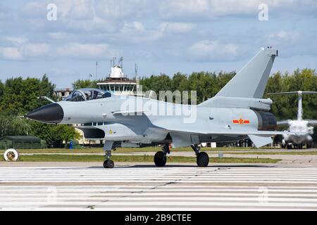 Luftstreitkräfte der Volksbefreiungsarmee Chengdu J-10A Taxiing. Stockfoto