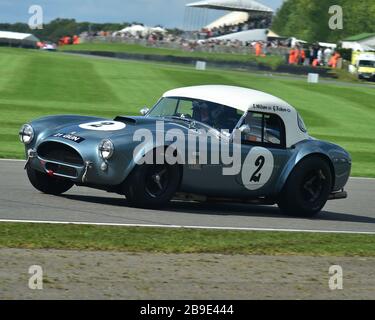 Christopher Wilson, Gregor Fisken, AC Cobra, RAC TT Celebration, Closed Cockpit GT cars, Goodwood Revival 2017, September 2017, Automobiles, Autos, ci Stockfoto