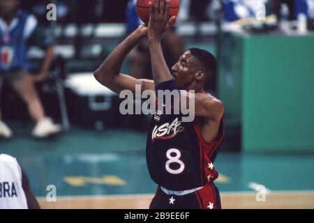 firo: 22. Juli 1996 Sport, Basketball, Männer, Olympische Sommerspiele der Männer, Atlanta, 96, 1996, alte Bilder, USA gewinnt die Goldmedaille USA - angolanische 87:54 Schottie Pippen, halbe Figur, 6x NBA Champion Nutzung weltweit Stockfoto