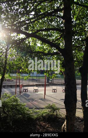 Cardiff, Wales. März 2020. Cardiff City Council hat den Spielbereich der Kinder im Roath Park aufgrund der Zunahme von COVID-19 geschlossen Stockfoto