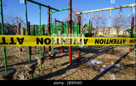 Montreal, Quebec, Kanada, 22. März 2020.eingeschränkter Zugang zum Spielplatz aufgrund der COVID-19-Pandemie in Montreal.Credit:Mario Beauregard/Alamy News Stockfoto