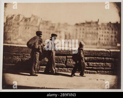 Die fegt weiter, Paris. Les ramoneurs en marche. Photographie de Charles Nègre (1820-1880). Tirage sur Papier albuminé d'après un négatif sur Papier. 1851-1852. Paris, musée Carnavalet. Stockfoto