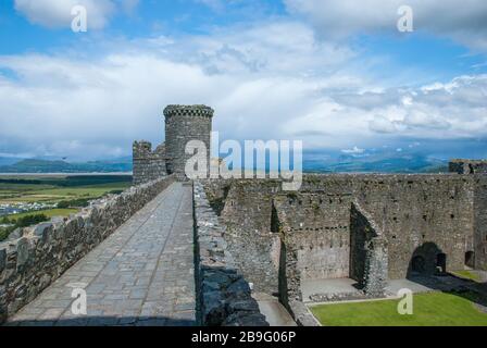 Atemberaubender Blick auf Harlech Castle in Nordwales Stockfoto