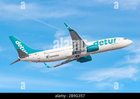 München, Deutschland - 15. Februar 2020: Corendon Airlines Boeing 737 Flugzeug am Münchner Flughafen (MUC) in Deutschland. Boeing ist ein Flugzeughersteller mit Sitz Stockfoto