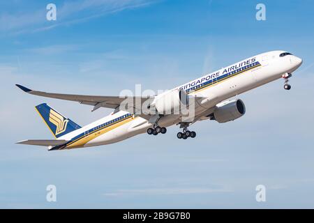 München, Deutschland - 15. Februar 2020: Singapore Airlines Airbus A350 Flugzeug am Flughafen München (MUC) in Deutschland. Airbus ist ein Flugzeughersteller fr Stockfoto