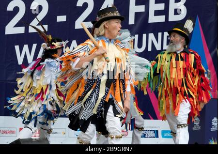 Morris Dancers treten beim Start des ICC Women's T20 World Cup auf, der von der Western Australia Cricket Association veranstaltet wird. Februar 2020 Stockfoto