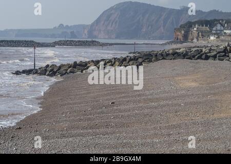 Sidmouth, Devon, 24. März 2020 fast leere Strände in Sidmouth, Devon, da die meisten Menschen die neuen "Tag zu Hause"-Regeln im zuge der Coronavirus-Pandemie beachten. Credit: Photo Central/Alamy Live News Stockfoto