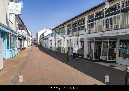 Sidmouth, Devon, 24. März 2020 Leere Straßen in Sidmouth, Devon, da die Menschen die neuen "Tay Home"-Regeln einhalten, die der Premierminister gestern Abend unposerd hatte. Credit: Photo Central/Alamy Live News Stockfoto