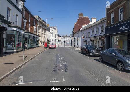 Sidmouth, Devon, 24. März 2020 Leere Straßen in Sidmouth, Devon, da die Menschen die neuen "Tay Home"-Regeln einhalten, die der Premierminister gestern Abend unposerd hatte. Credit: Photo Central/Alamy Live News Stockfoto