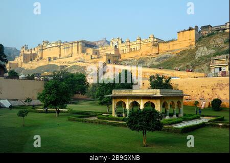 Jaipur, Indien - 11. November 2019:Morgenlicht auf dem Amber Fort Stockfoto