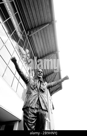 Statue von Bill Shankly vor dem Anfield Stadium, dem Heimstadion des Liverpool Football Club in Liverpool, England, Großbritannien Stockfoto