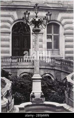 ALBUM FURNITURE Charles Marville (13-1879). "Album mobilier urbain: Louvre, Cour Caulaincourt, candélabre", vers 1865. Paris, musée Carnavalet. Stockfoto