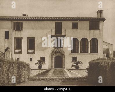 Höhe, Nordfront, Villa Maria auf den Dünen, Southampton, Long Island, New York. E.P. Mellon, Architekt (1919) Stockfoto