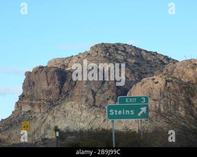 Nehmen Sie die Abfahrt 3 nach Steins, New Mexico, einer Geisterstadt entlang der Interstate 10 West entlang der Grenze zu Arizona und New Mexico. 1944 aufgegeben. Stockfoto