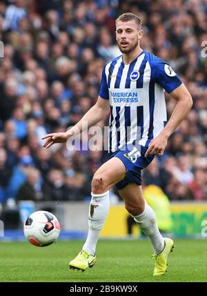 Adam Webster aus Brighton und Hove Albion - Brighton & Hove Albion gegen Tottenham Hotspur, Premier League, Amex Stadium, Brighton, Großbritannien - 5. Oktober 2019 nur redaktionelle Verwendung - es gelten die Einschränkungen für DataCo Stockfoto