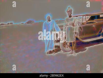 Sudan. Khartum. Dain el-Tashy. Sudanesische Chauffeur & Dolmetscher mit Auto. 1936, Sudan, Khartum Stockfoto