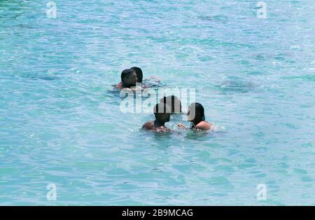 Tobago Nylon Pool einheimischen schwimmen Stockfoto