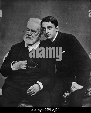 VICTOR HUGO UND DER KLEINE SOHN GEORGE HUGO AUTIN, CAPELLE. Victor Hugo et son petit-fils Georges Hugo, dernière Photographie prise en 1885. Paris, Maison de Victor Hugo. Stockfoto