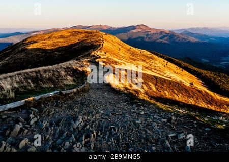 Blick von Carynska Polonyna im Bieszczady-Gebirge in Polen Stockfoto