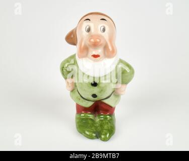 Vintage Walt Disney Porzellan Schneeweißer Zwergzahnbürstenhalter Stockfoto