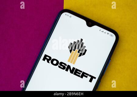 März 2020, Brasilien: In dieser Fotoabbildung ein Rosneft-Logo, das auf einem Smartphone zu sehen ist. (Bild: © Rafael Henrique/SOPA Bilder über ZUMA Draht) Stockfoto