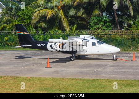 Mahe, Seychellen - 8. Februar 2020: Flugzeug ZIL Air Vulcanair P68C am Flughafen Mahe (SEZ) auf den Seychellen. Stockfoto