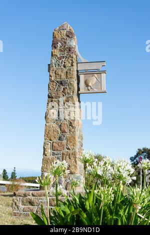 Schild der Kiwi, Summit Road, Governors Bay, Banks Peninsula, Canterbury Region, Neuseeland Stockfoto