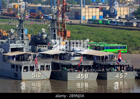 Schiffe der Marine in Thilawa Port, Yangon (Rangun), Myanmar (Birma), Asien Stockfoto