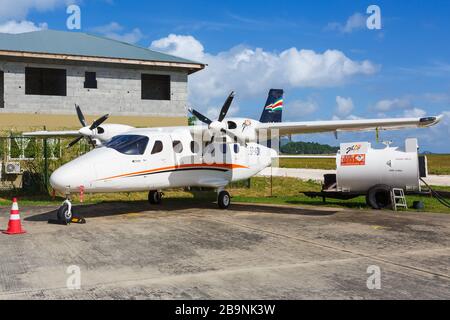 Mahe, Seychellen - 8. Februar 2020: ZIL Air Tecnam P2012 Flugzeug am Flughafen Mahe (SEZ) auf den Seychellen. Stockfoto