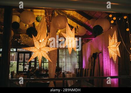 Besondere zauberhaft leuchtende Partydekoration Stockfoto