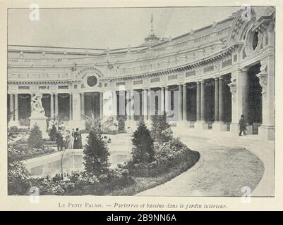 AUSSTELLUNG IN PARIS - KLEINER PALAST - Blumenbeete und BECKEN IM GARTEN IN der 'L'Exposition de Paris. Encyclopédie du siècle, Petit Palais, 1900, Tome III, Seite 68 : le Petit Palais : parterres et Bassins dans le jardin intérieur'. Musée des Beaux-Arts de la Ville de Paris, Petit Palais. Stockfoto