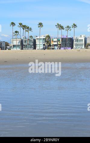 Venedig ist bekannt für seinen bohmischen Geist und eine aufregende Strandstadt mit gehobenen Wohntaschen. Los Angeles, Kalifornien. Stockfoto