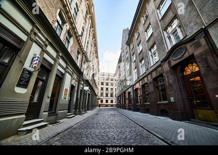 24-03-2020 Riga, Lettland. Die desertierte Straße der Stadt. Europa Stockfoto