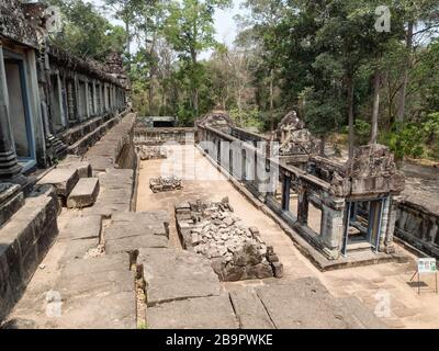 TA Keo Tempel - Berg. Der Khmer Tempel wurde im 10. Jahrhundert erbaut und befindet sich im Angkor Komplex in der Nähe von Siem Reap. Kambodscha Stockfoto