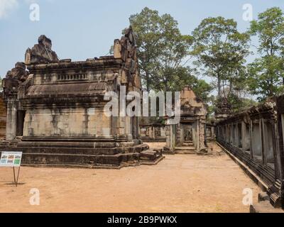 TA Keo Tempel - Berg. Der Khmer Tempel wurde im 10. Jahrhundert erbaut und befindet sich im Angkor Komplex in der Nähe von Siem Reap. Kambodscha Stockfoto