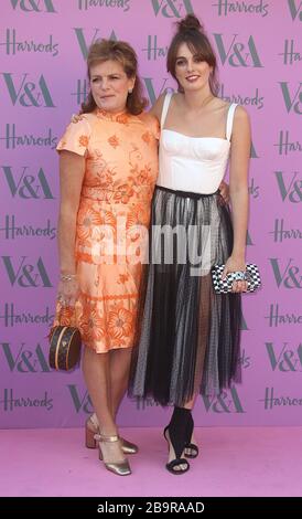 20. Juni 2018 - London, England, Großbritannien - V&A Summer Party 2018, Victoria and Albert Museum Photo Shows: Lady Violet Manners and Emma Manners, Duch Stockfoto