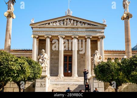 Athen, Griechenland - 18. Februar 2020. Nationalbibliothek Griechenlands am sonnigen Tag Stockfoto